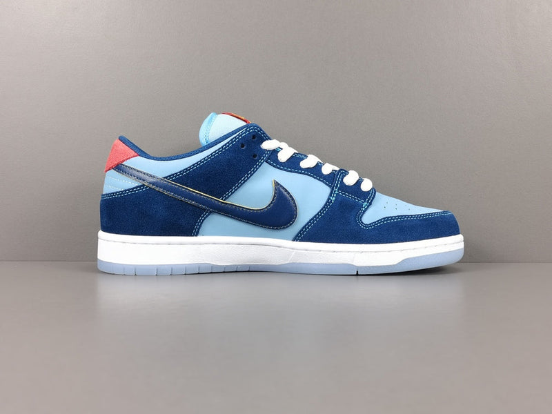 DUNK LOW THE PREDATORY BIRD