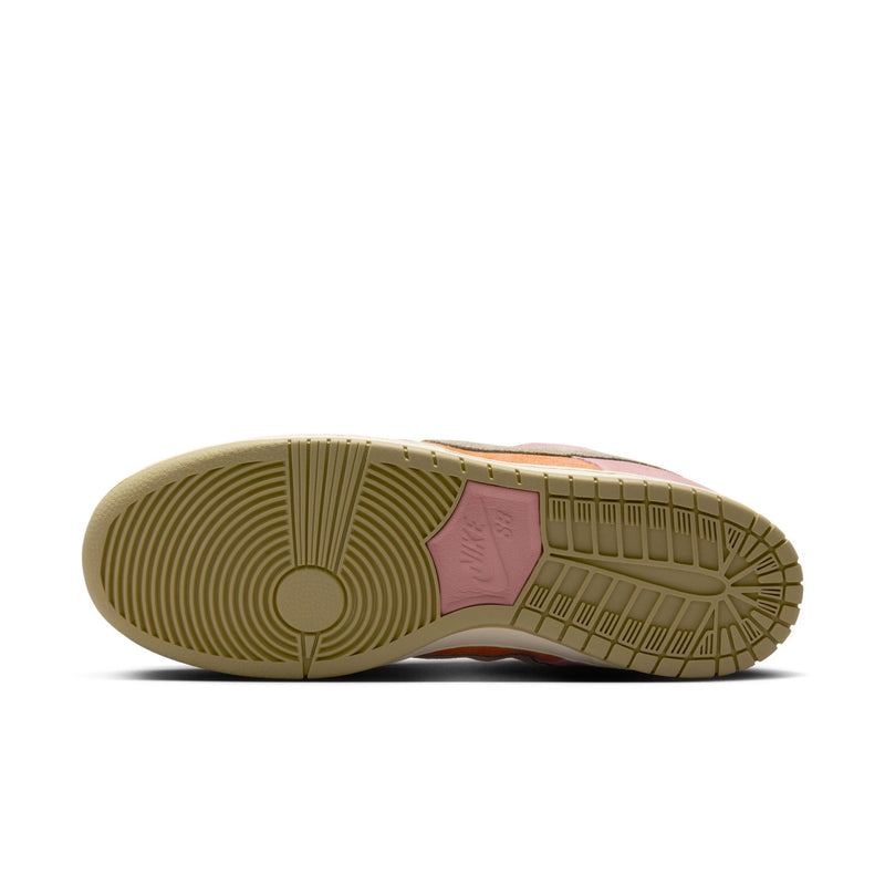 Nike SB Dunk Low "Red Stardust"