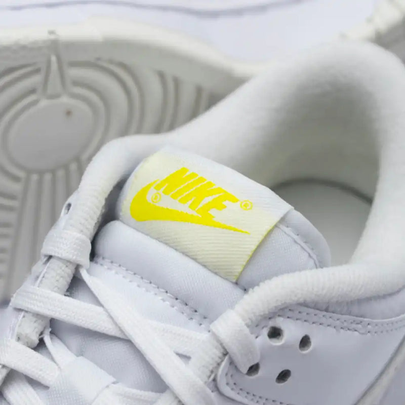 Nike Dunk Low Valentine's Day "Yellow Heart"