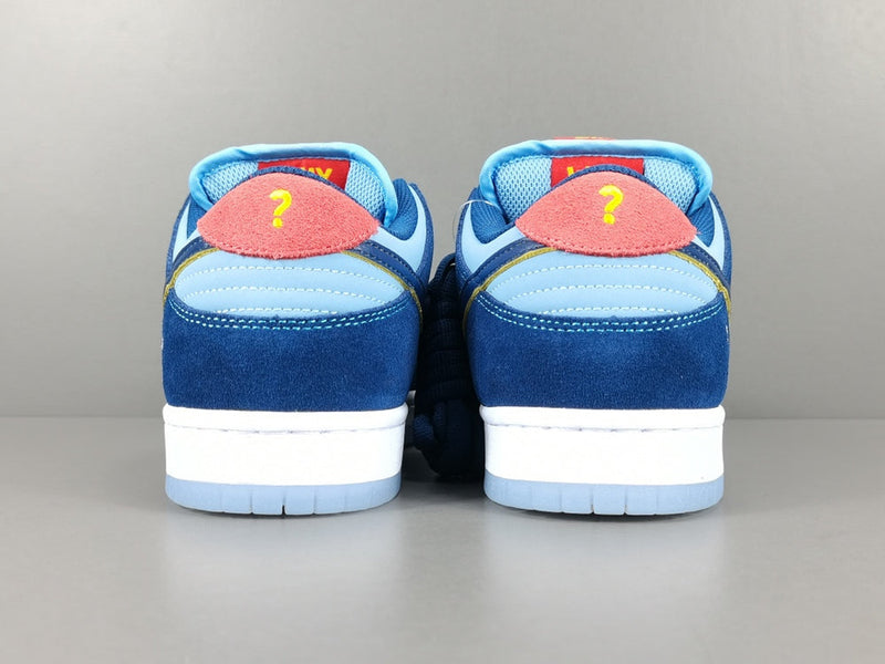 DUNK LOW THE PREDATORY BIRD