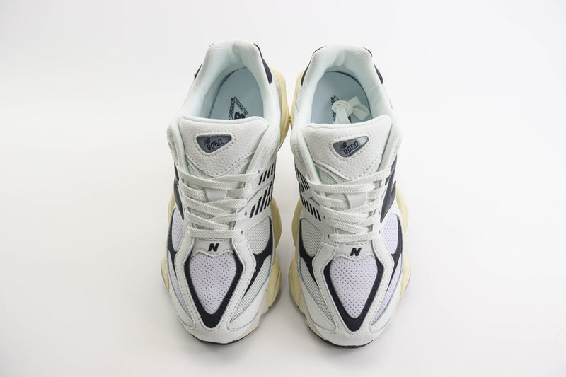 NEW BALANCE 9060WHITE BLACK