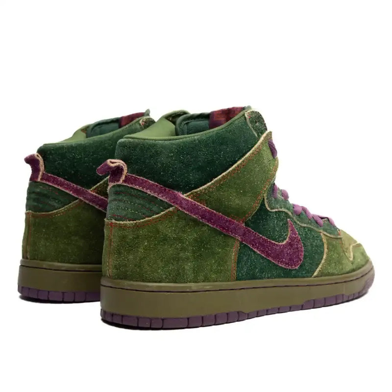 Nike SB Dunk High ''Skunk 420''