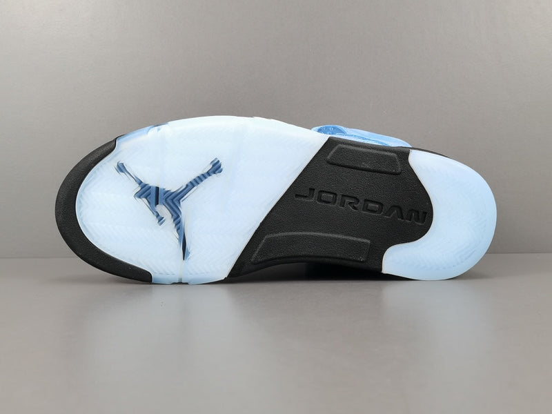 AIR JORDAN 5 RETRO UNC UNIVERSITY BLUE