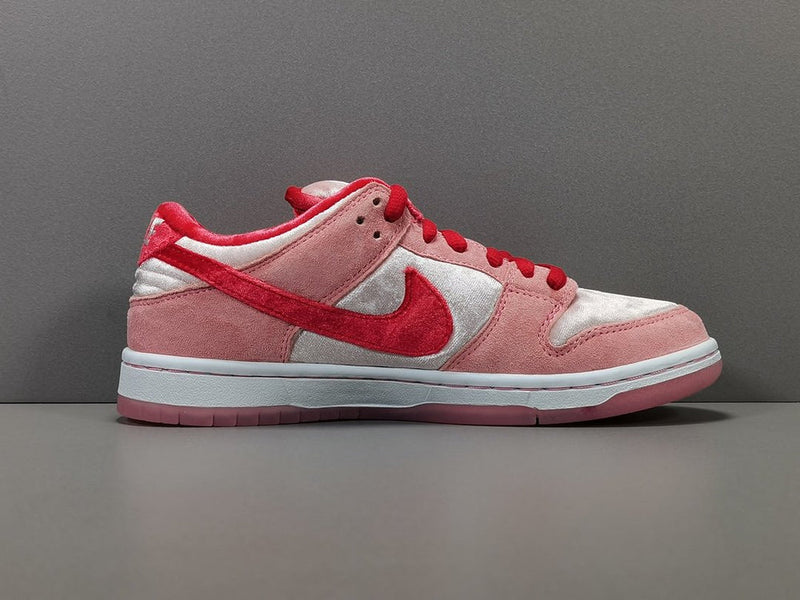 DUNK LOW STRANGELOVE