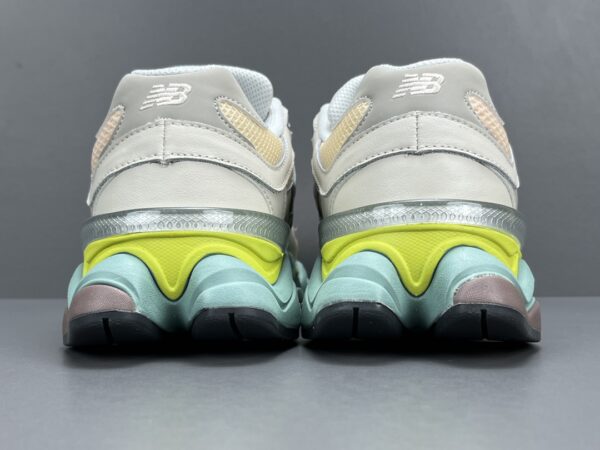 NEW BALANCE 9060 MOONBEAM VINTAGE ROSE MOONROCK