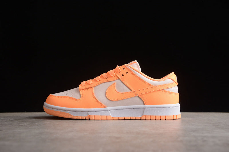 DUNK LOW PEACH CREAM
