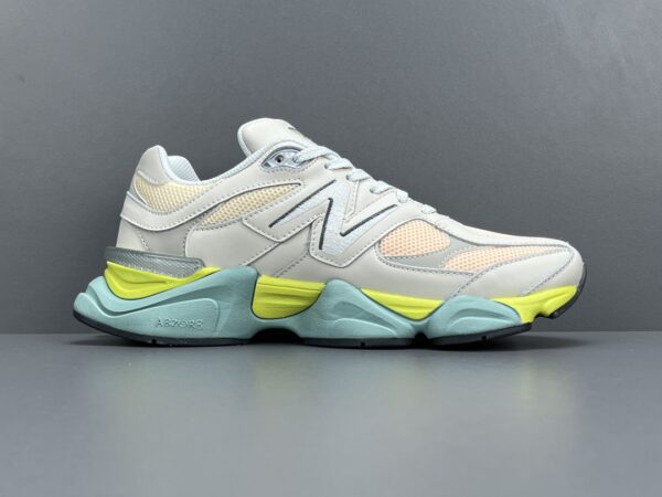 NEW BALANCE 9060 MOONBEAM VINTAGE ROSE MOONROCK