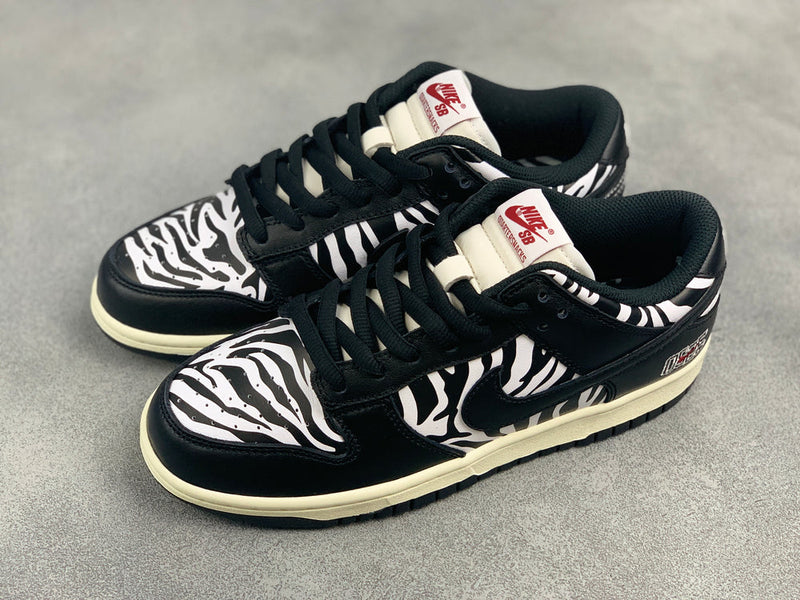 DUNK LOW QUARTERSNACKS ZEBRA