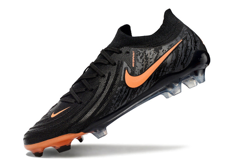Chuteira Nike Phantom GX II FG - Preta e Laranja