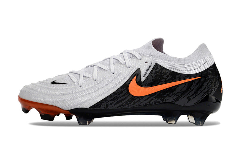 Chuteira Nike Phantom GX II FG - Branca, Preta e Laranja