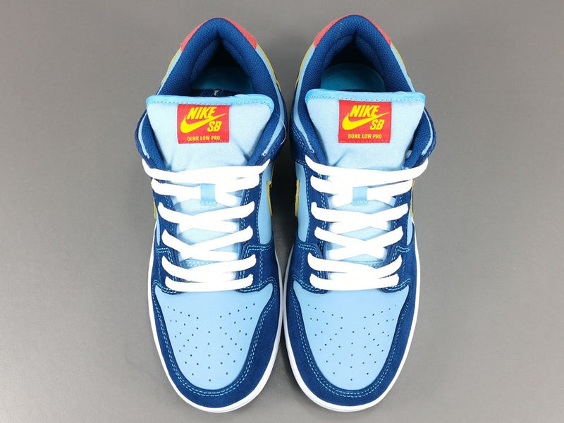 DUNK LOW THE PREDATORY BIRD