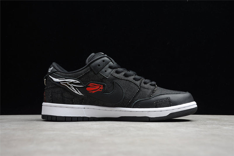 DUNK LOW WASTED YOUTH