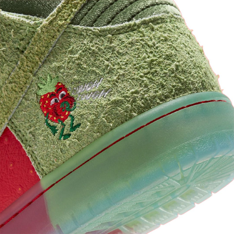 Nike Dunk High SB "Strawberry Cough"