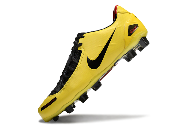 Chuteira Total 90 Laser FG 39-45