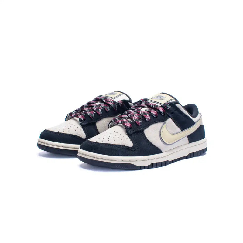 Nike Dunk "Black Team Gold"