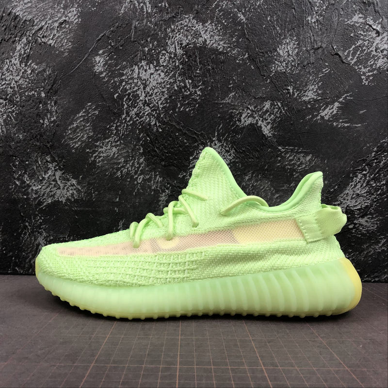 YEEZY BOOST V2 GLOW IN THE DARK
