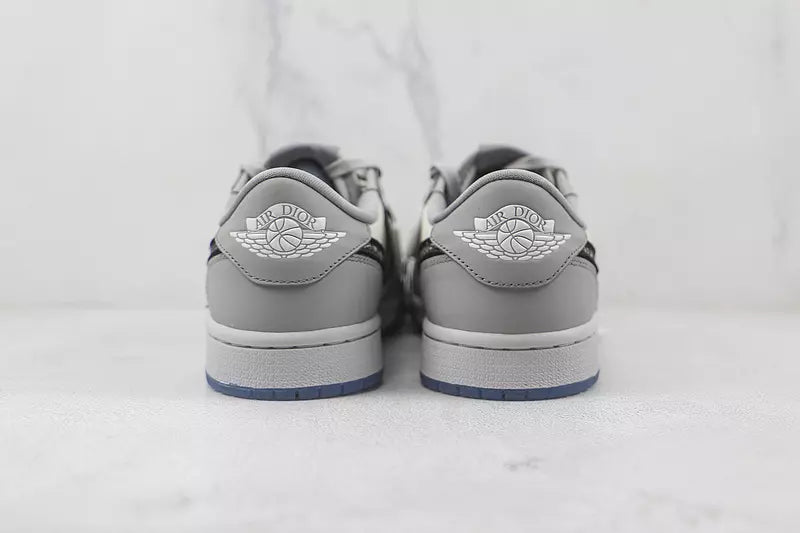 Jordan 1 Retro Low Dior