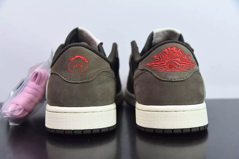 Jordan 1 Low OG x Travis Scott Mocha