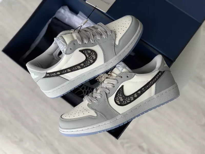 Jordan 1 Retro Low Dior
