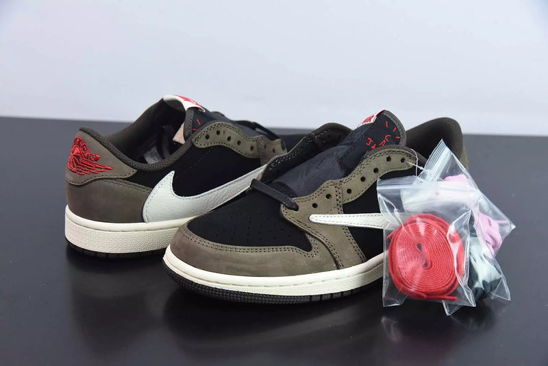 Jordan 1 Low OG x Travis Scott Mocha