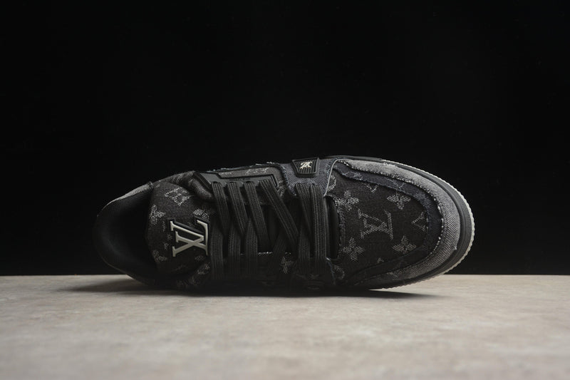 LV TRAINER JEANS BLACK