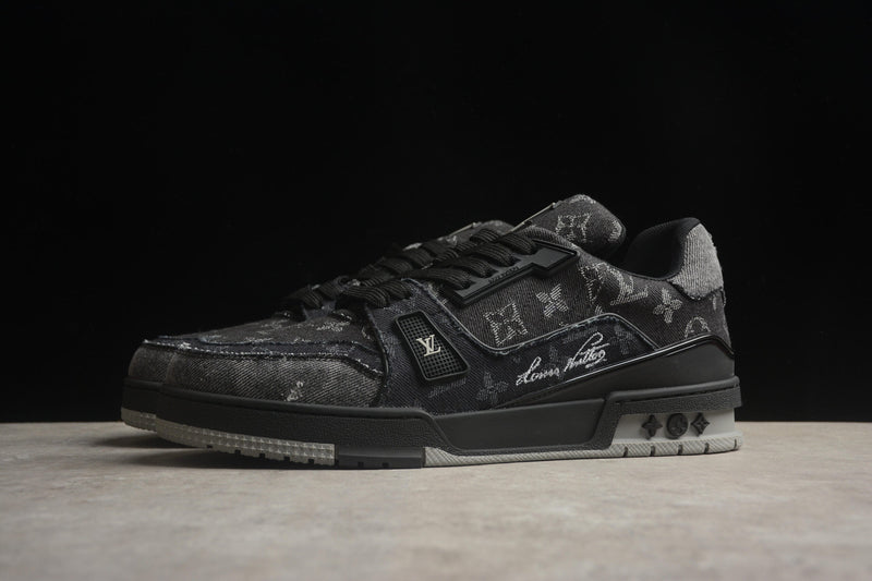 LV TRAINER JEANS BLACK