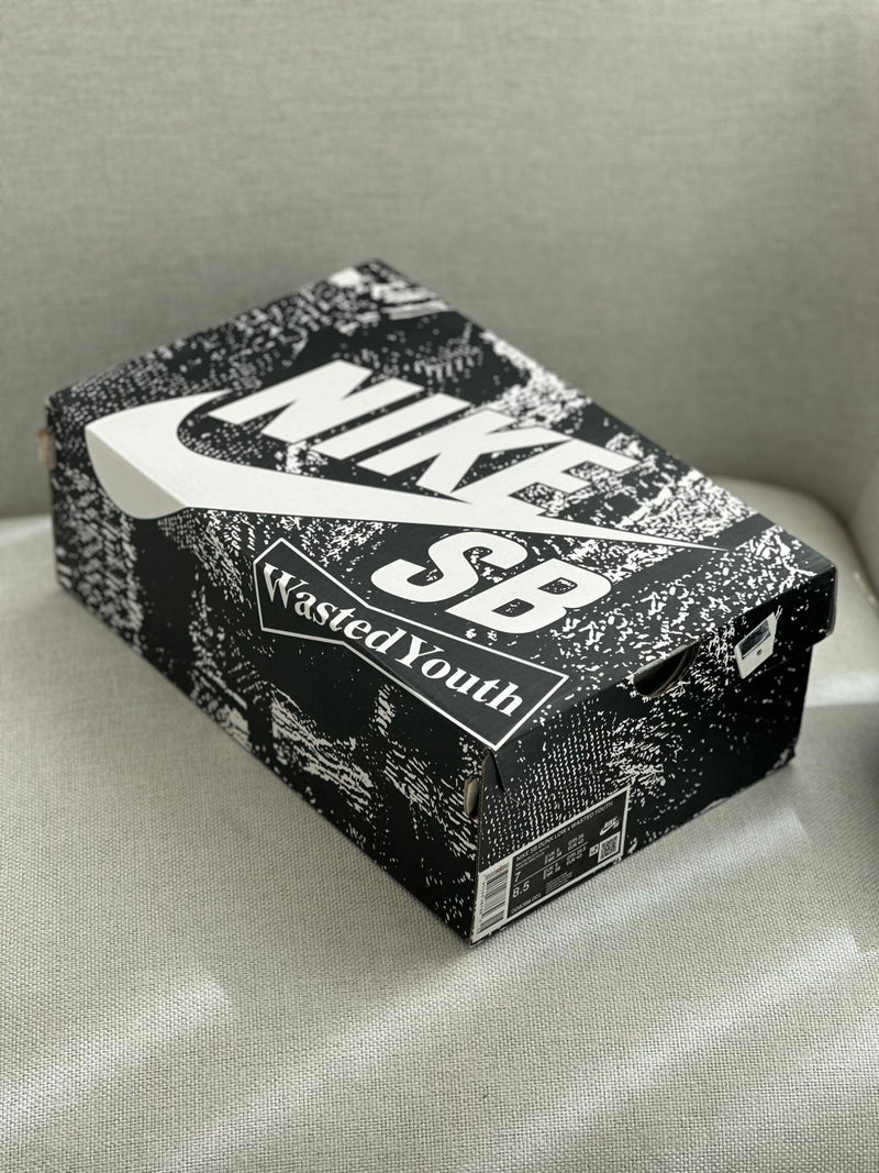 Nike SB Dunk Low "Wasted Youth" (38, Pronta Entrega)