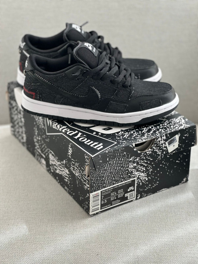 Nike SB Dunk Low "Wasted Youth" (38, Pronta Entrega)