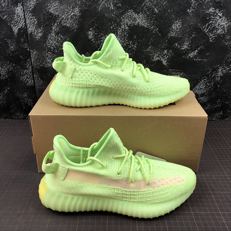 YEEZY BOOST V2 GLOW IN THE DARK