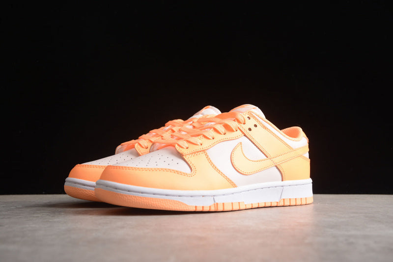 DUNK LOW PEACH CREAM
