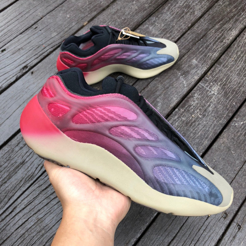 YEEZY 700 V3 FADE CARBON