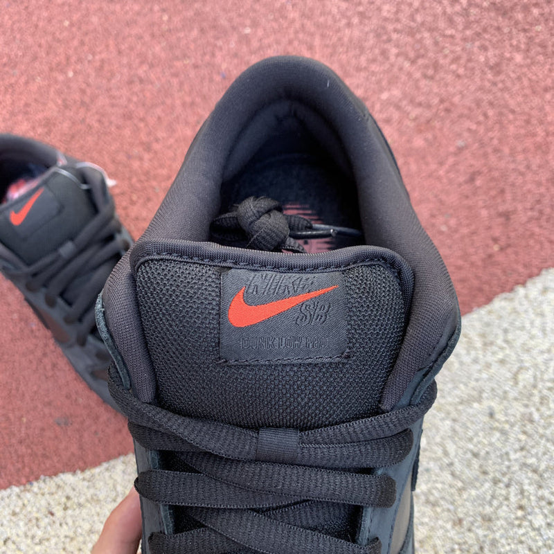 DUNK LOW PIGEON CLACK