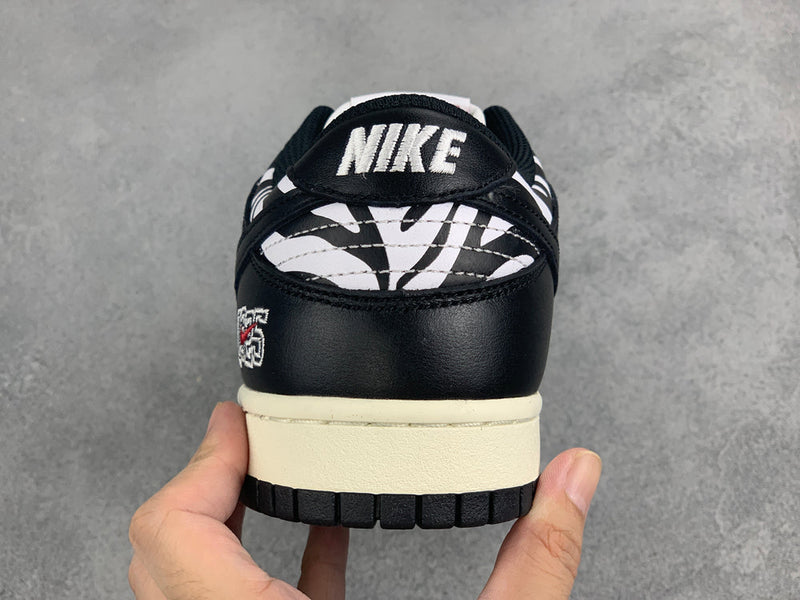 DUNK LOW QUARTERSNACKS ZEBRA