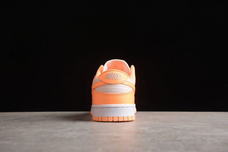 DUNK LOW PEACH CREAM