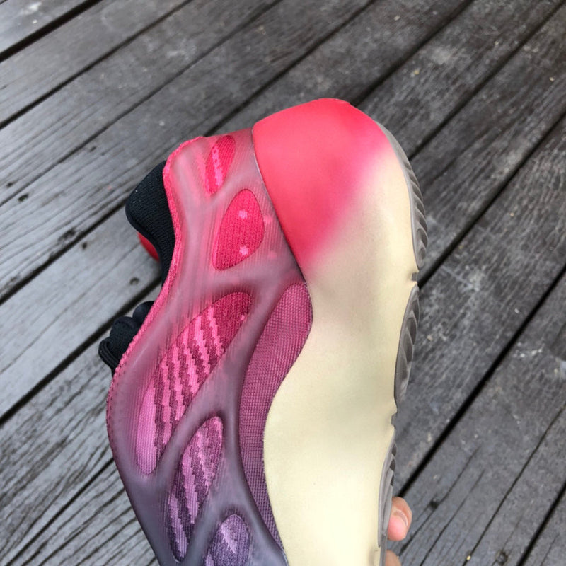 YEEZY 700 V3 FADE CARBON