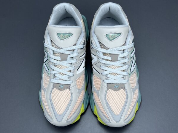 NEW BALANCE 9060 MOONBEAM VINTAGE ROSE MOONROCK