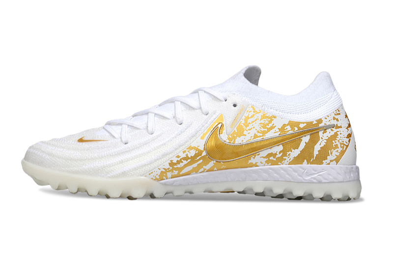 Chuteira Society Nike Phantom GX II TF - Branca e Dourada