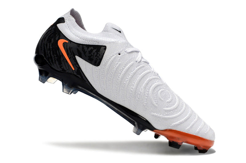 Chuteira Nike Phantom GX II FG - Branca, Preta e Laranja