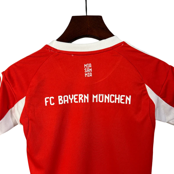 Kit Infantil Bayern de Munique Home 2025/26