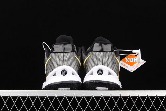 KYRIE LOW 4 TAKASHI