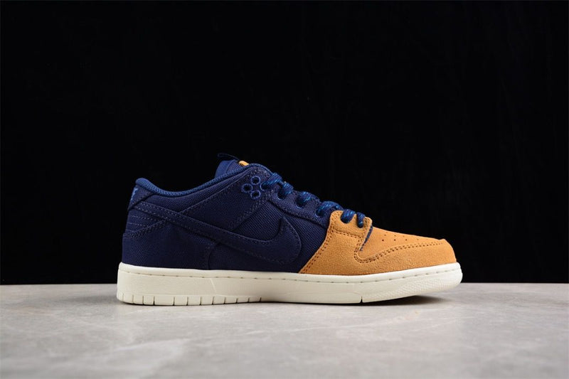 DUNK LOW DESERT OCHRE AND MIDNIGHT